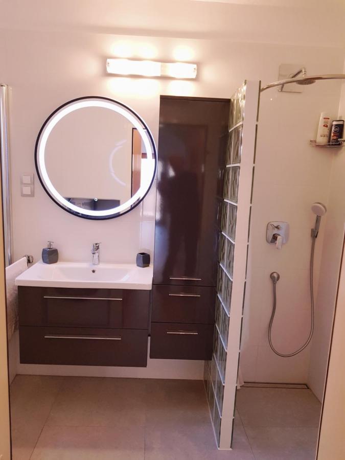 Apartment Centar أوميس المظهر الخارجي الصورة